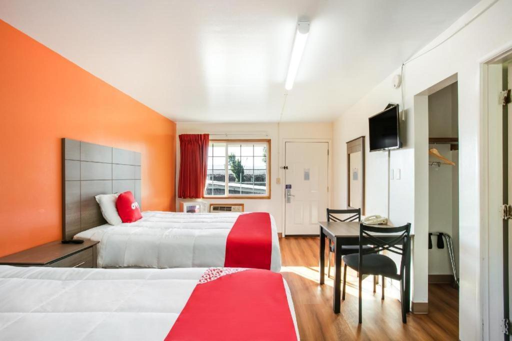 Oyo Hotel Kalama Extérieur photo